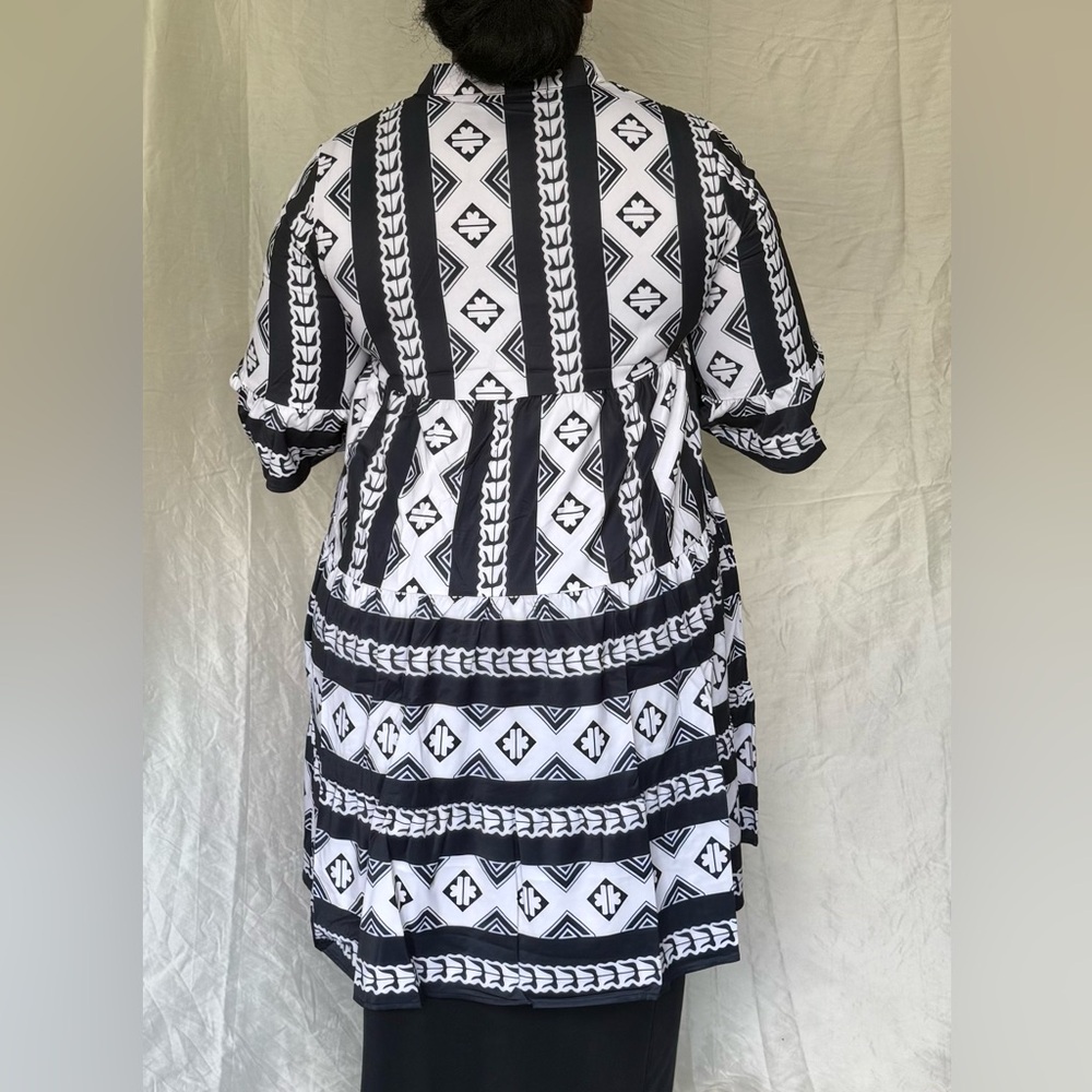 Black and White Patterned Dress - Picture 2 of 3